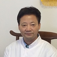 卢君
